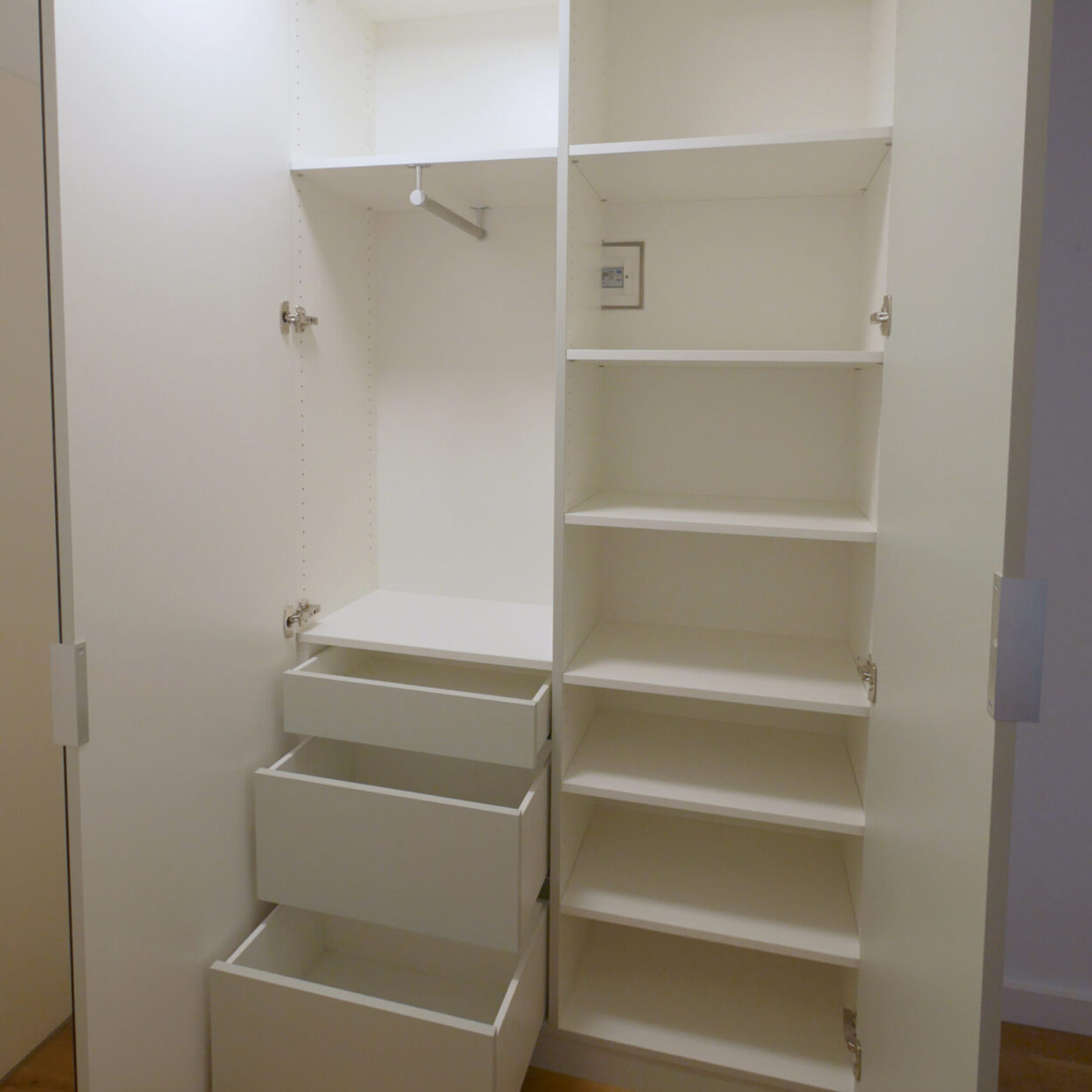 Einbauschrank mit Innenliegenden Schubladen