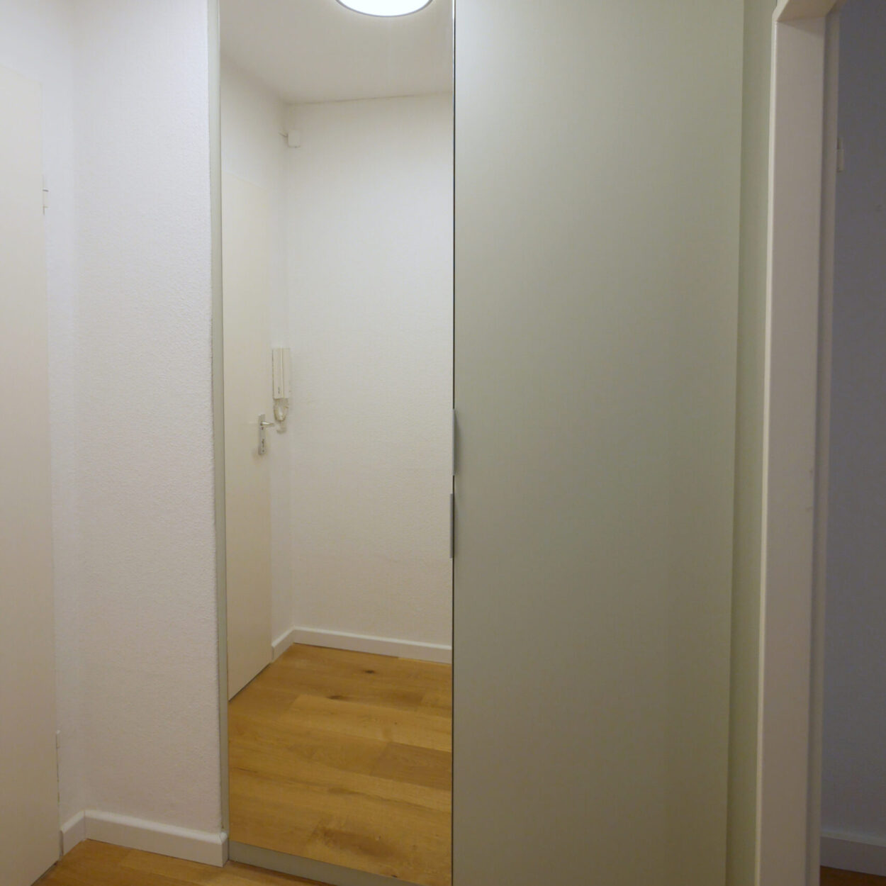 Flur Einbauschrank mit Spiegelfront