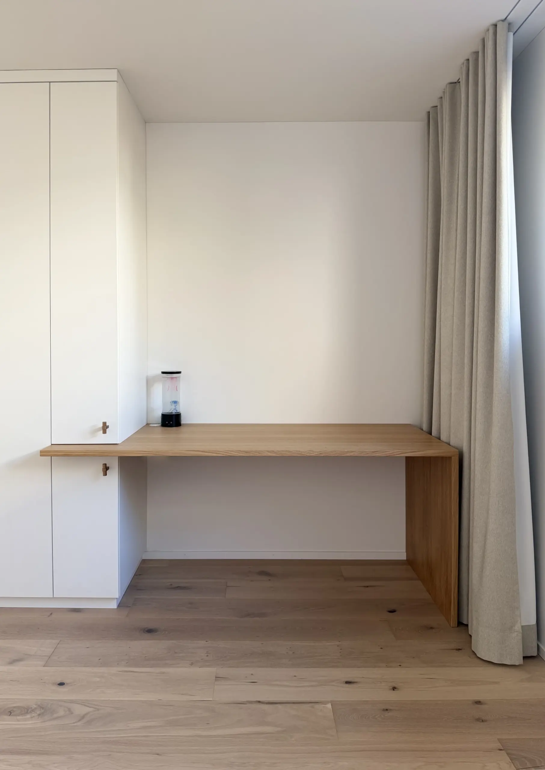 Schreibtisch Kinderzimmer weiß schräg